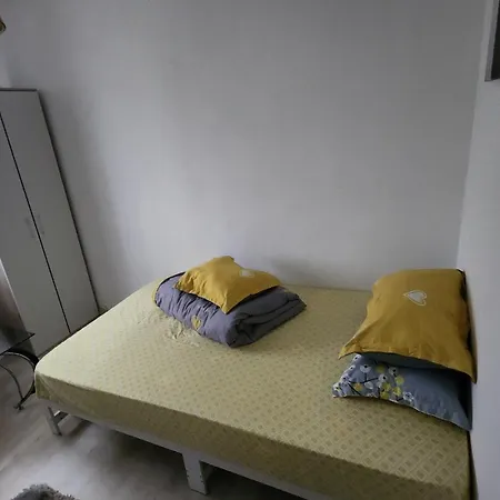 Camera Apartment *